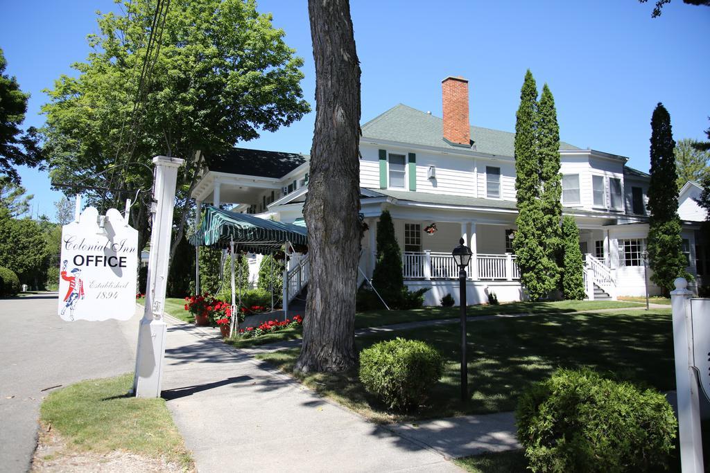 Colonial Inn In Harbor Springs Exterior photo